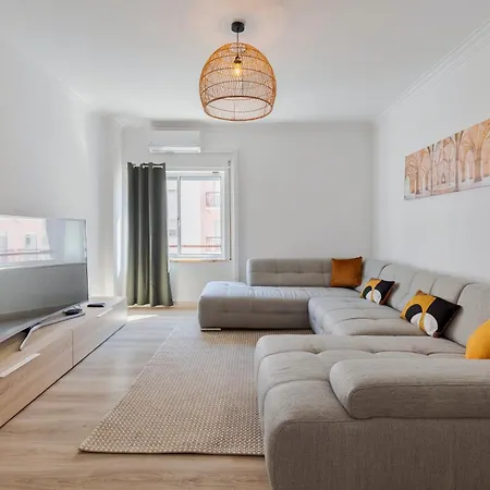 Lucia House - By Y Concept Setubal